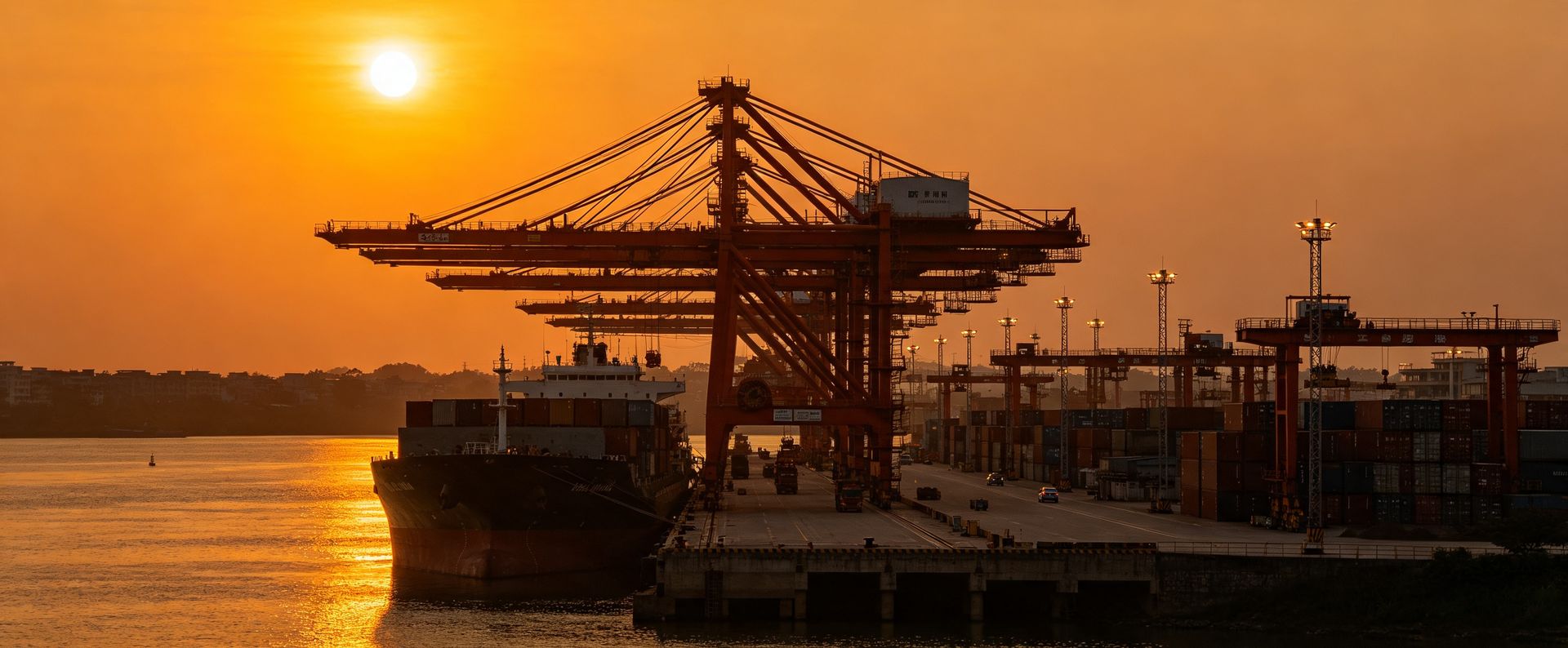 港口夕阳 port at sunset